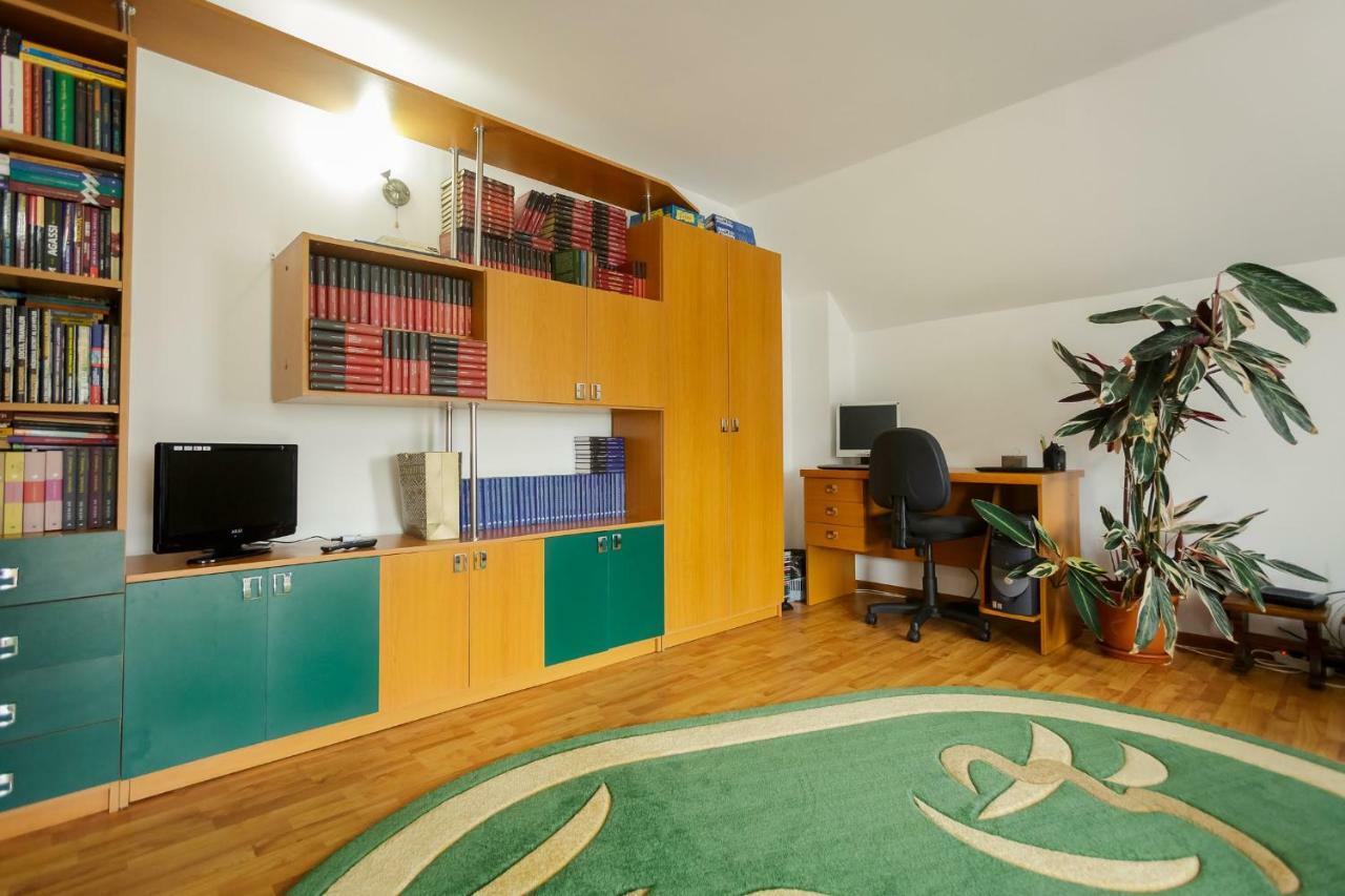 Готель Casa Florilor Куртя-де-Арджеш Екстер'єр фото