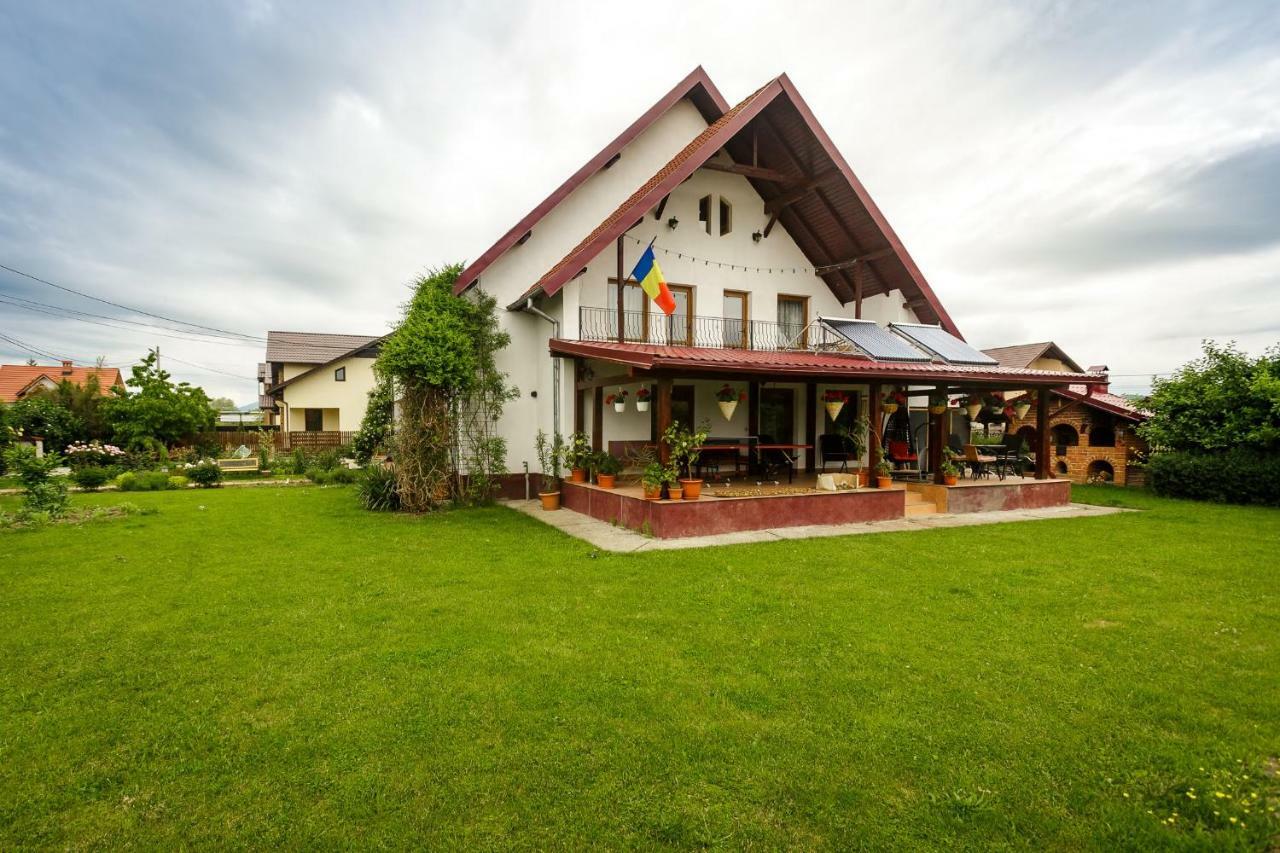 Готель Casa Florilor Куртя-де-Арджеш Екстер'єр фото